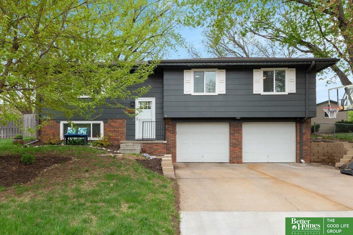 Property Photo: 7810 Elm Drive NE 68128