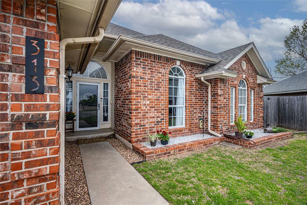 Property Photo: 313 SW 129th Street OK 73170
