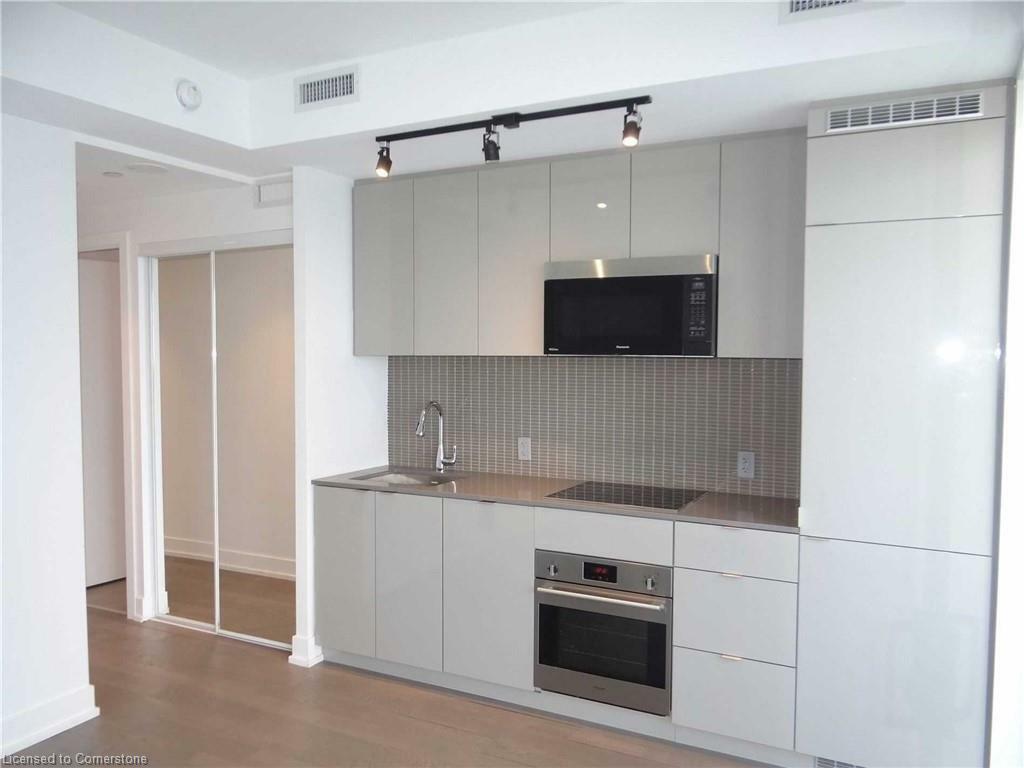 Property Photo: 7 Grenville Street 1002 ON M4Y 1A1