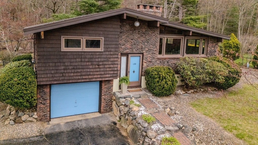Property Photo: 130 Farm St MA 01880