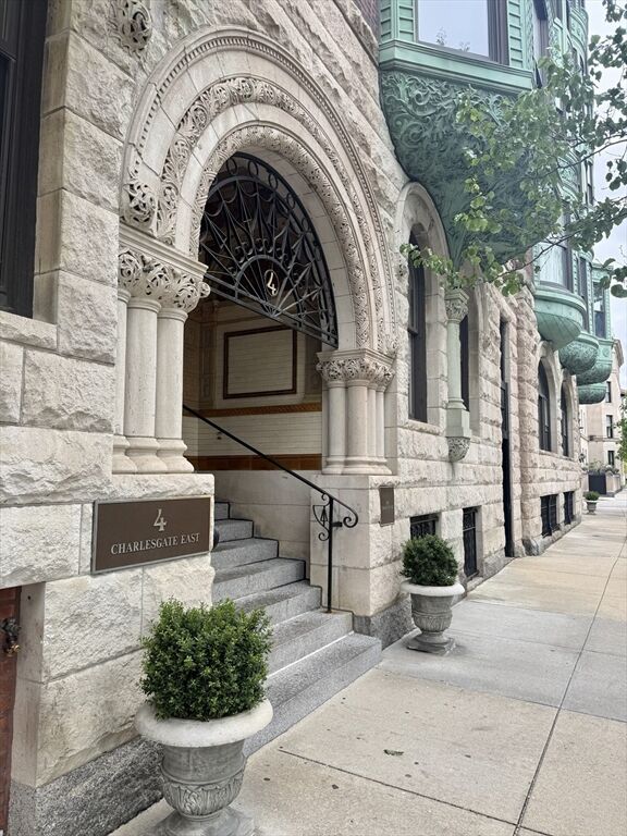 Property Photo:  4 Charlesgate East 604  MA 02215 