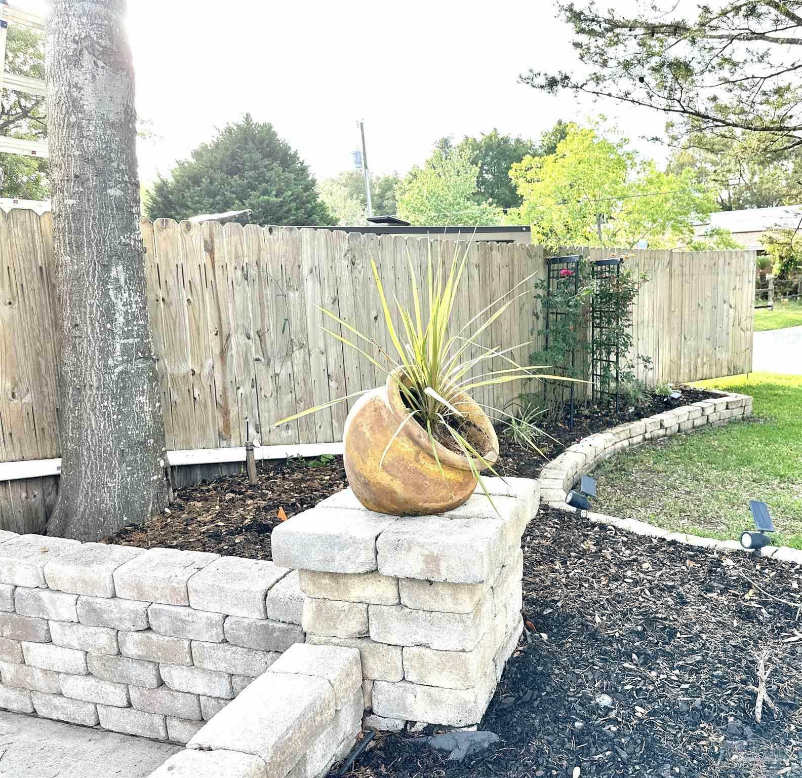 Property Photo: 1405 College Pkwy FL 32563