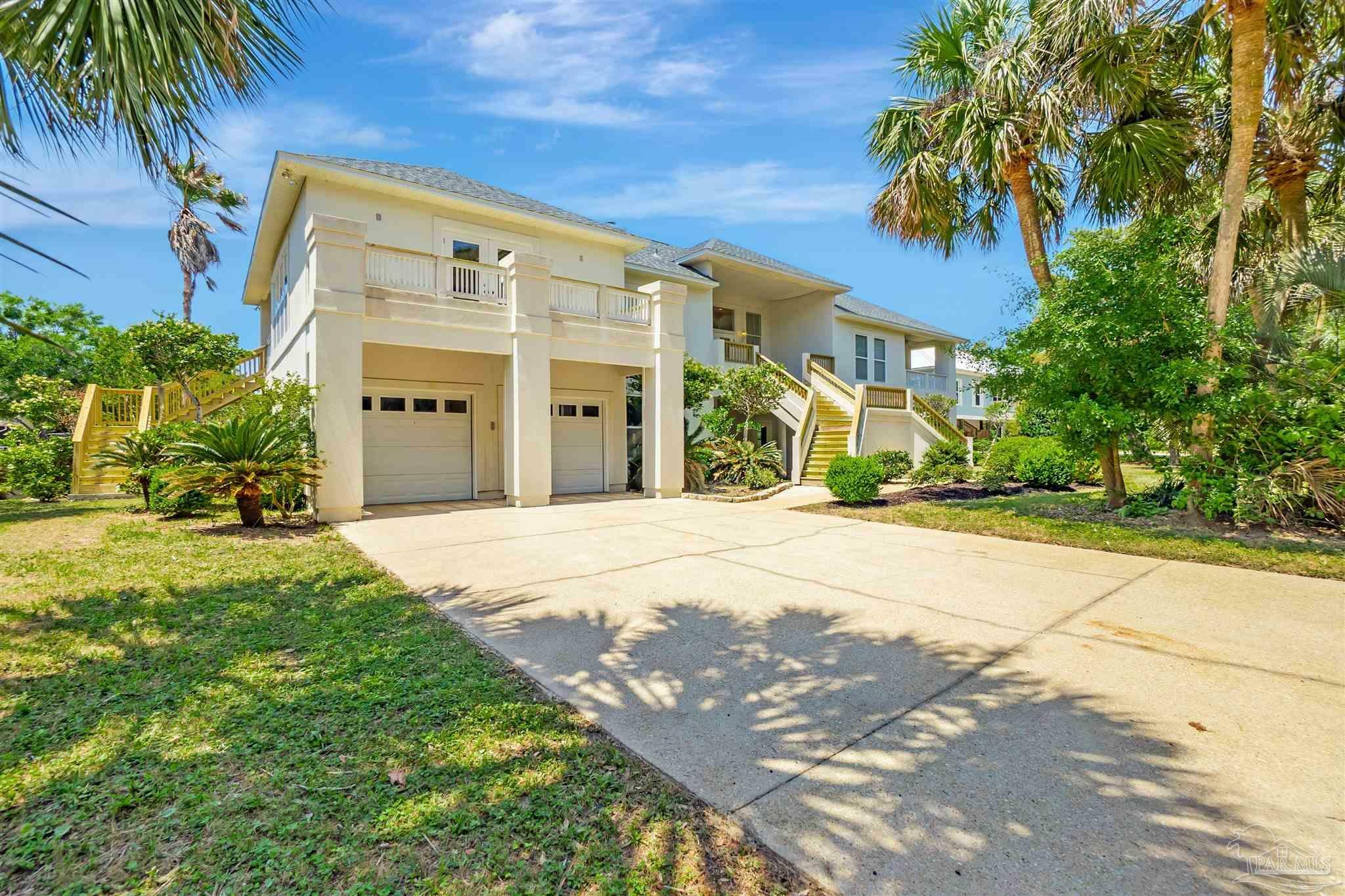 Property Photo: 7208 Bayshore Dr FL 32583