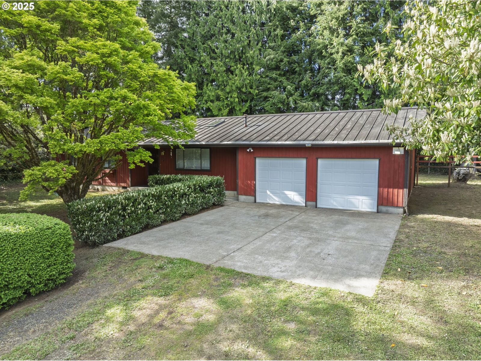 Property Photo:  
