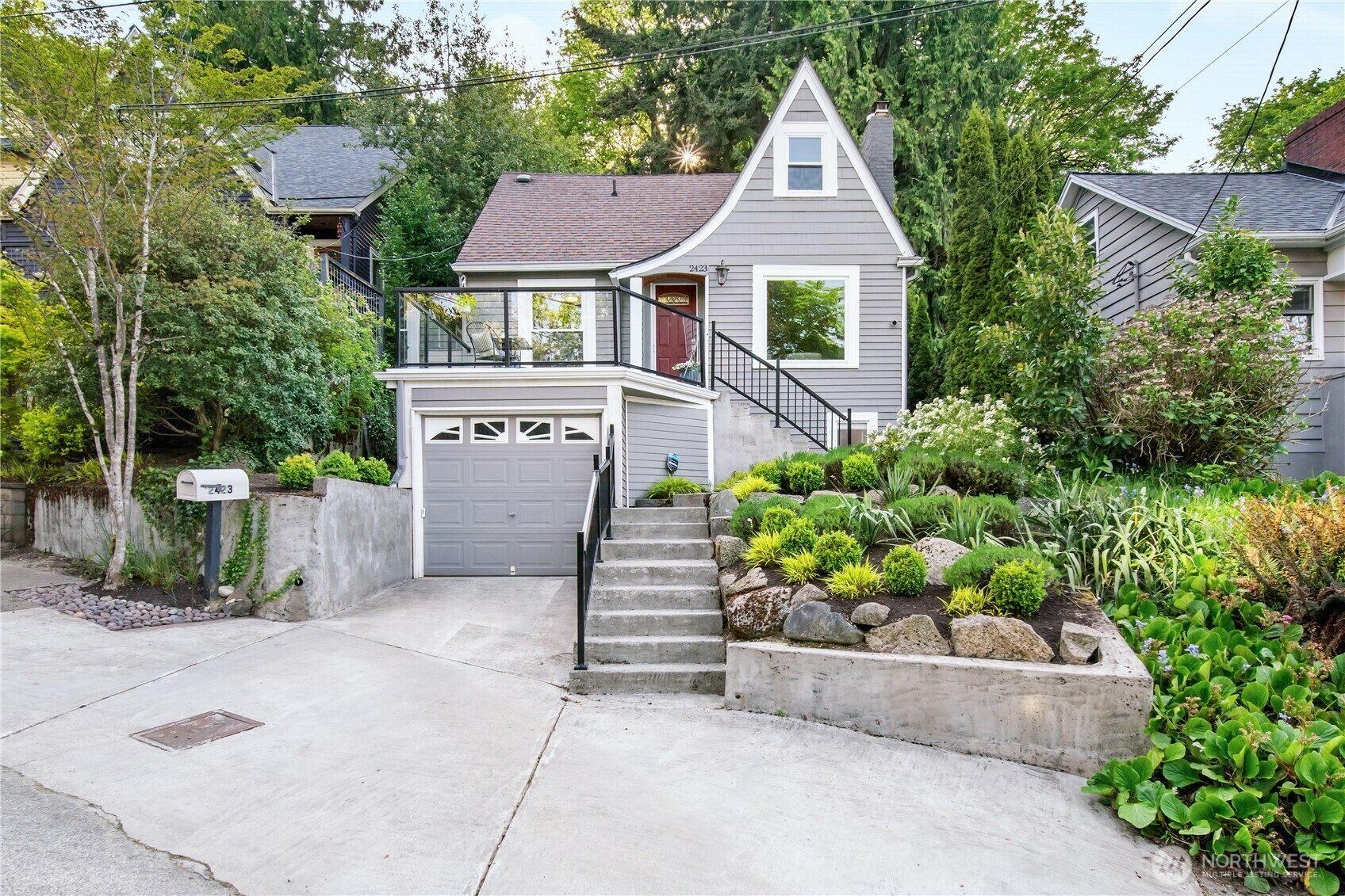 Property Photo:  2423  Everett Avenue E  WA 98102 