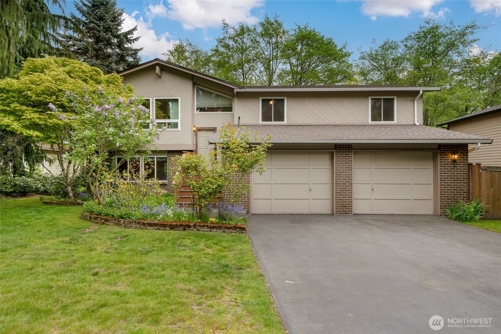 Property Photo: 17705 54th Avenue W WA 98037