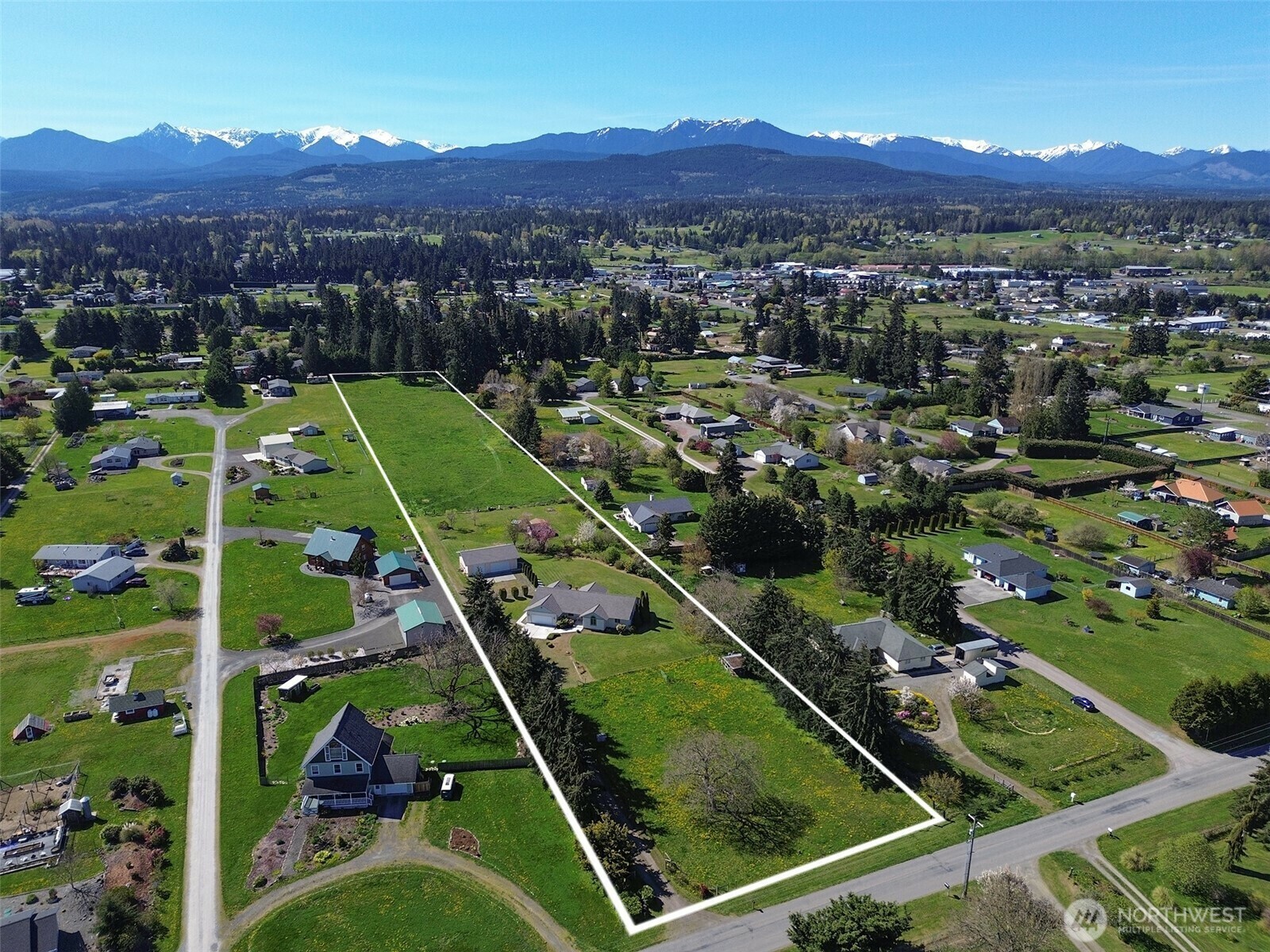 Property Photo: 462 E Runnion WA 98382