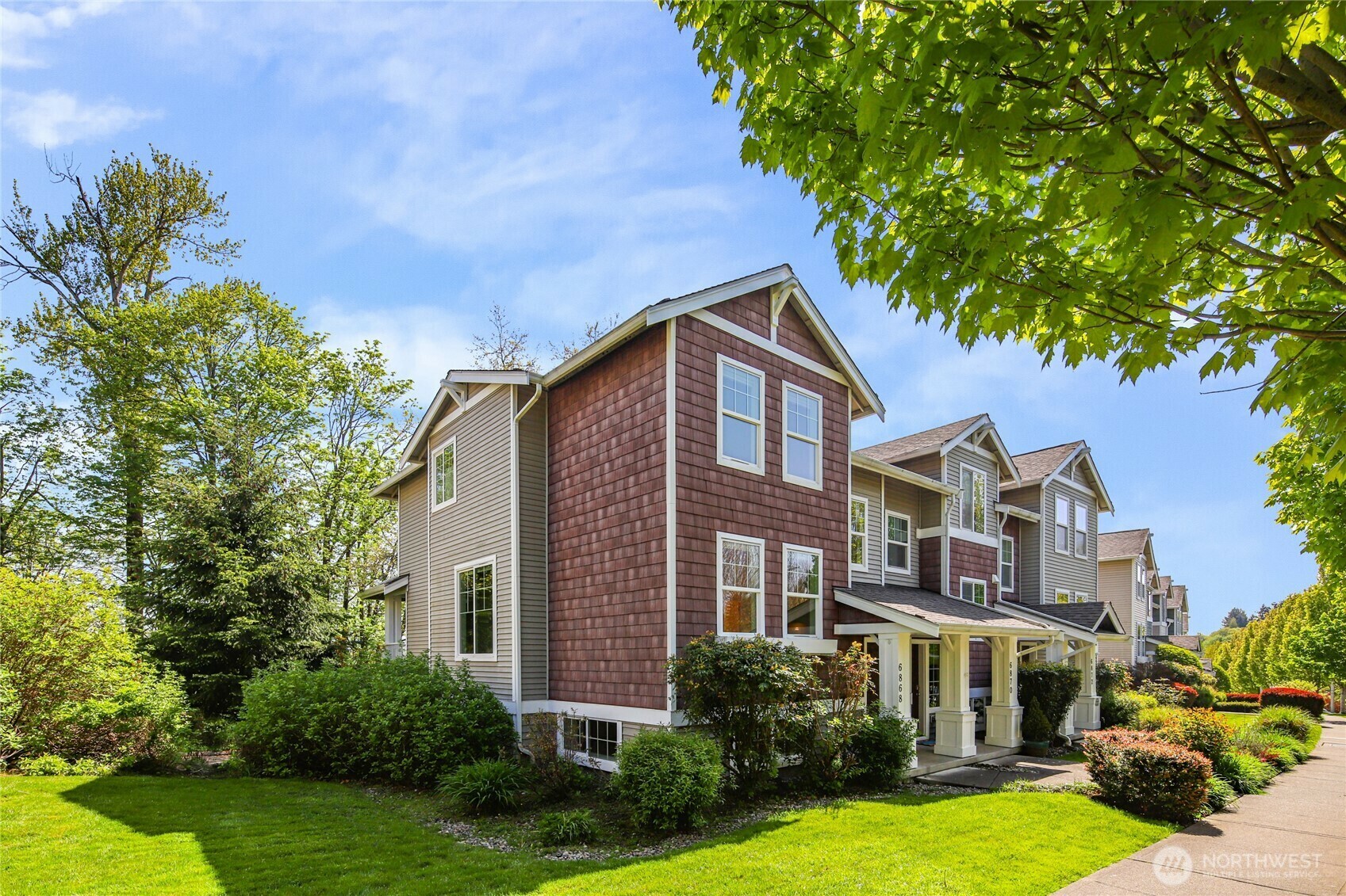 Property Photo: 6868 Holly Park Drive S WA 98118