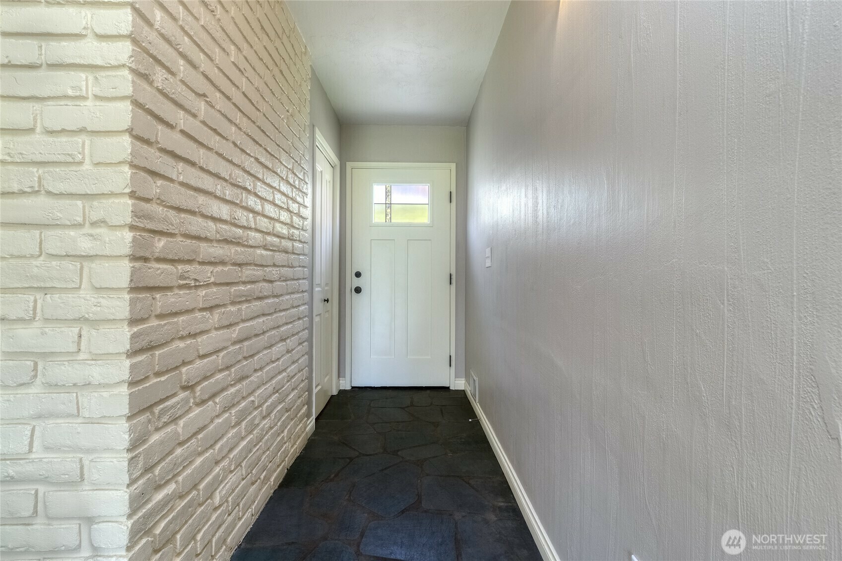 Property Photo: 1836 Pike Place WA 99362