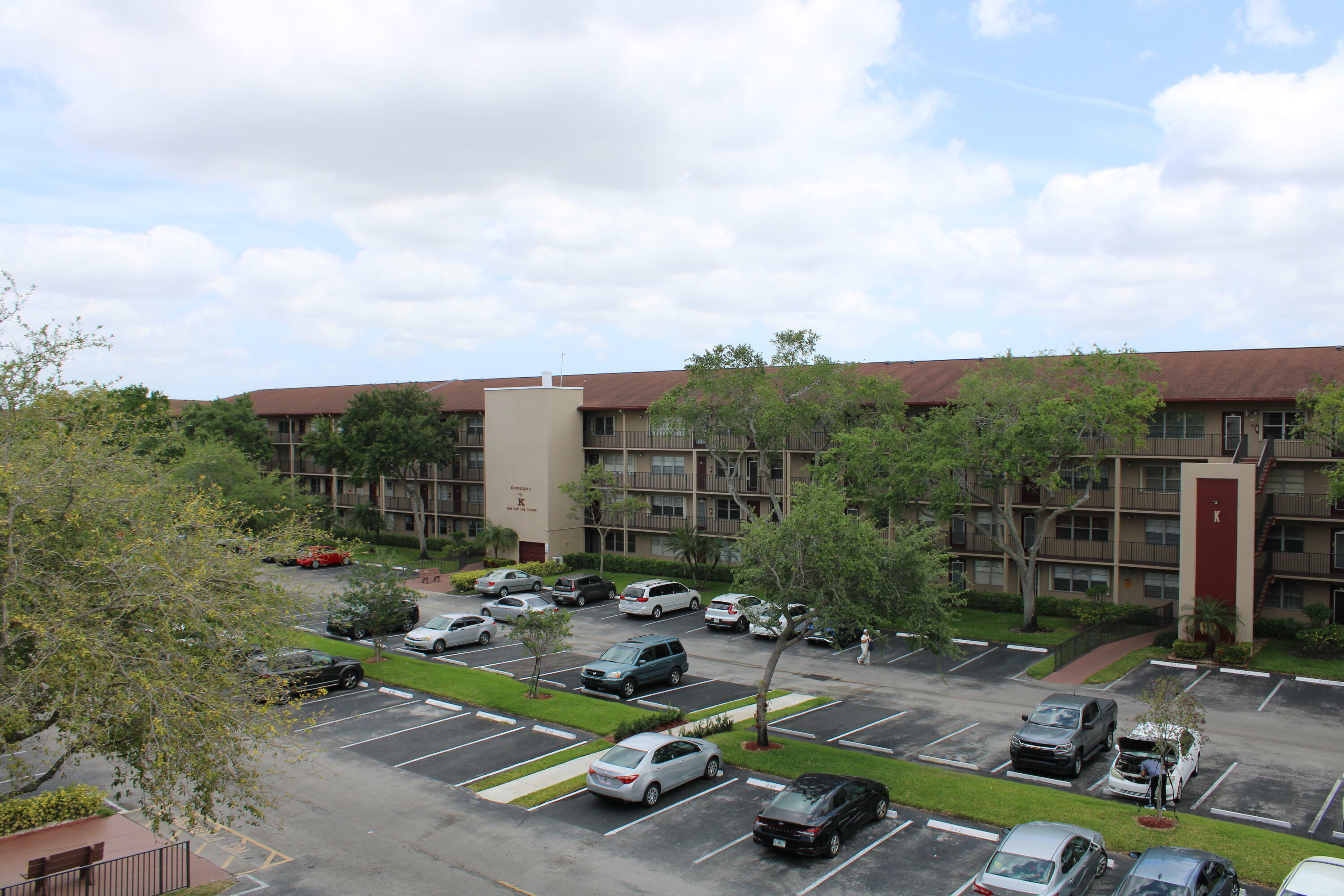 Property Photo: 850 SW 133rd Terrace 404B FL 33023