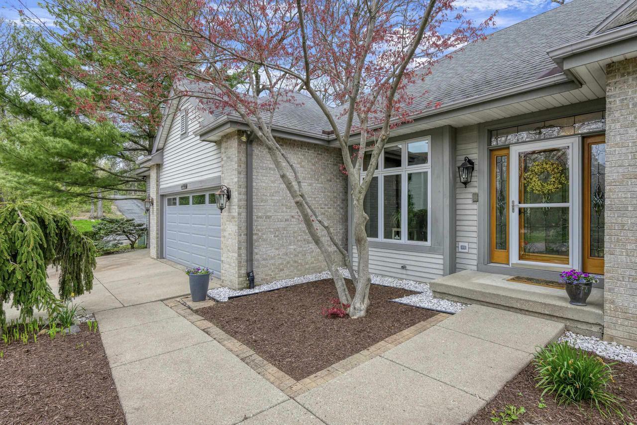 Property Photo: 7102 Valhalla Trail WI 53719