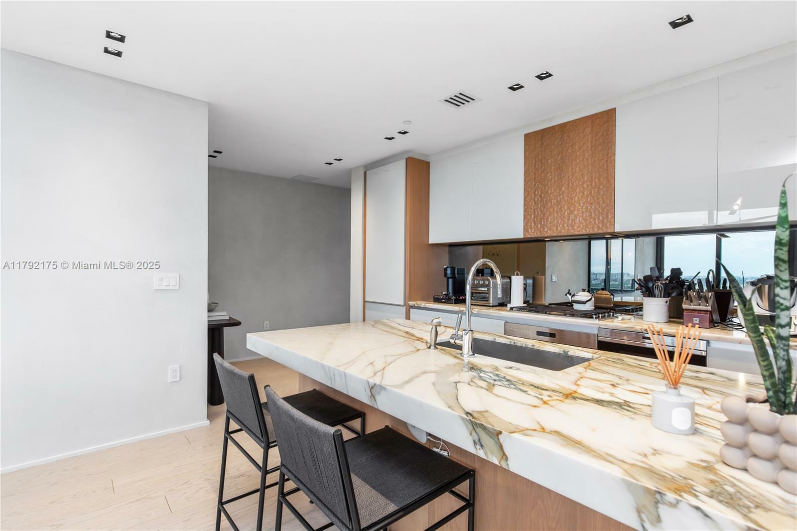 Property Photo: 2831 S Bayshore Dr 2006 FL 33133