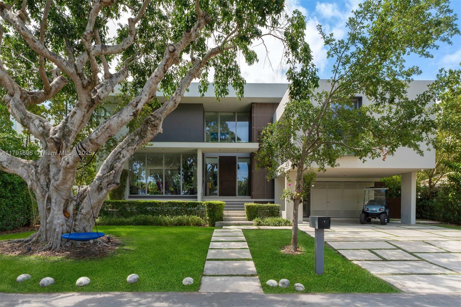 310 Redwood Lane  Key Biscayne FL 33149 photo