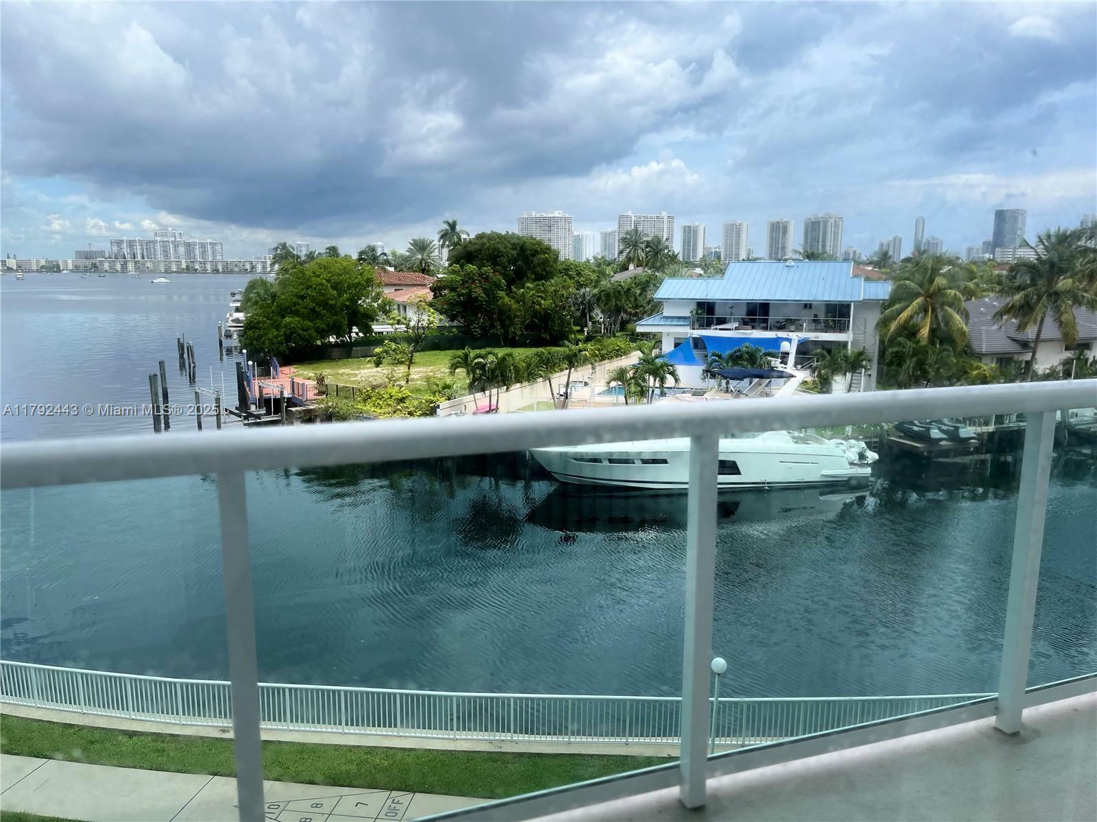 Property Photo: 2841 NE 163rd St 407 FL 33160