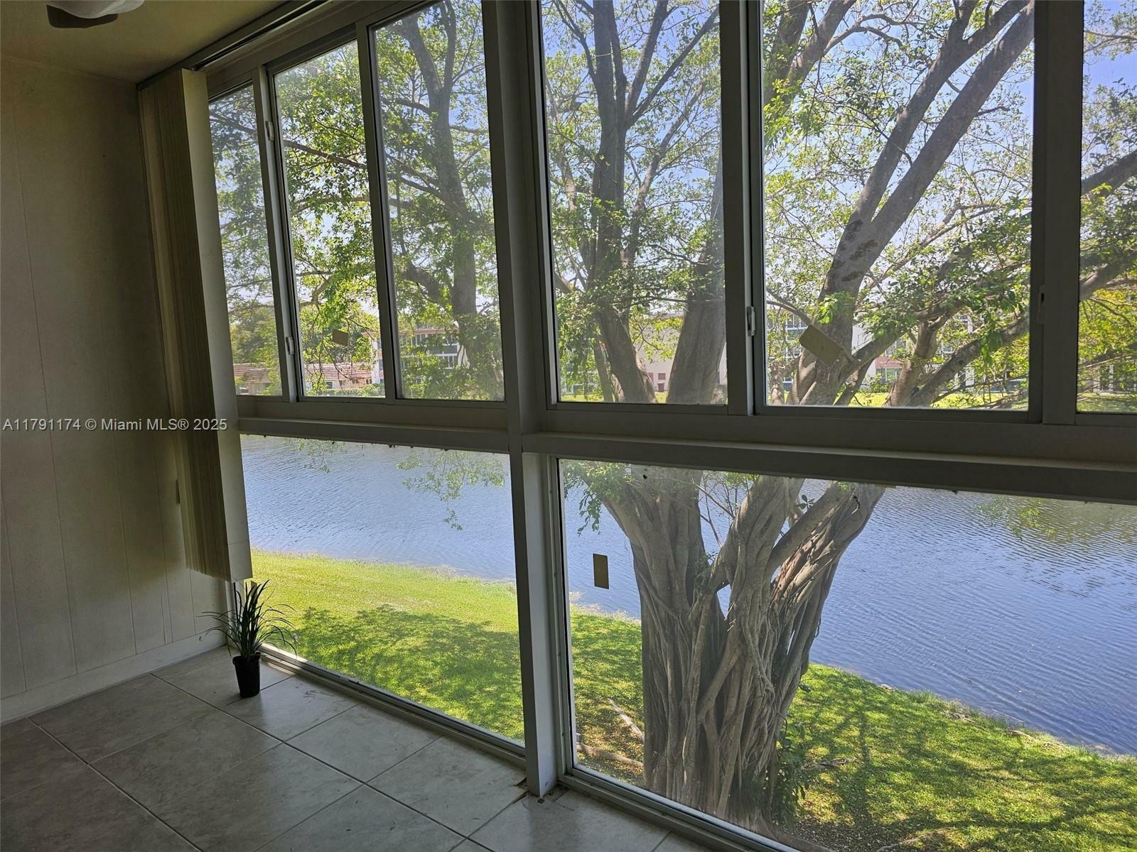 Property Photo: 1103 NW 58th Ter 321 FL 33313