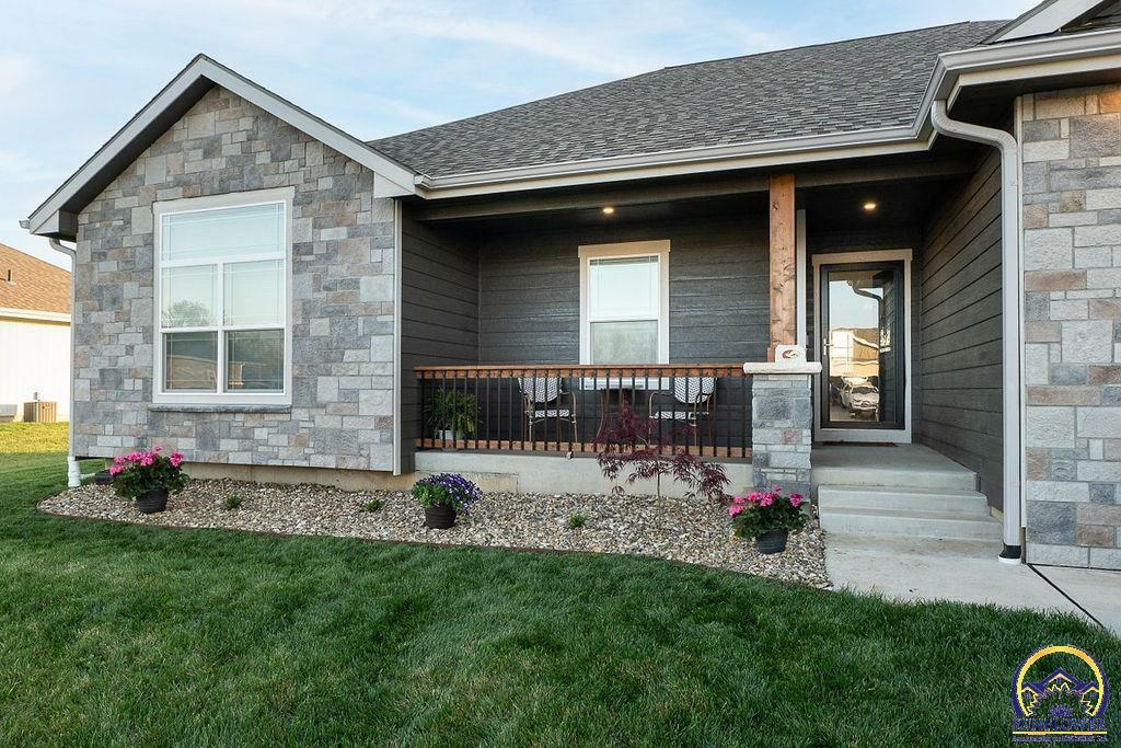 Property Photo: 4313 SW Lakeside Dr KS 66610