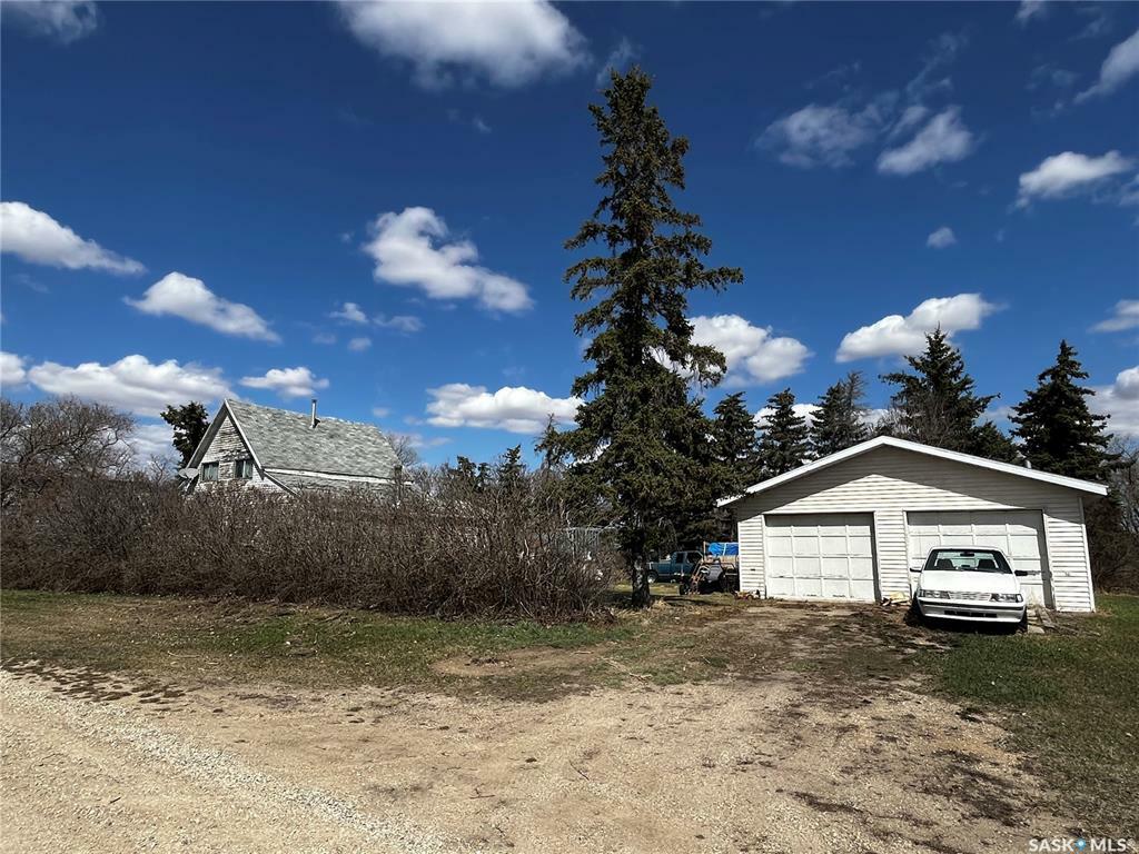 Property Photo:  121 5th Street  SK S0G 0J0 