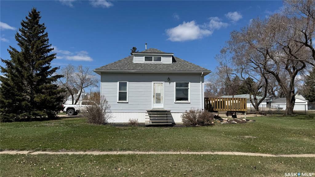 Property Photo: 303 Stanley Street SK S0H 1J0
