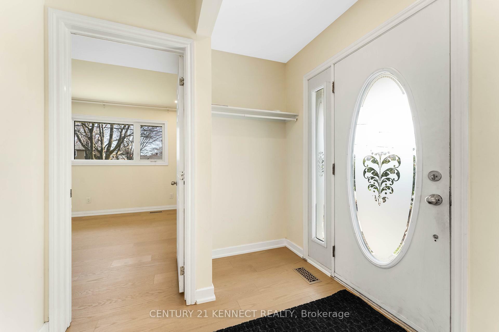 Property Photo: 1666 Fisher Avenue ON K2C 1X7