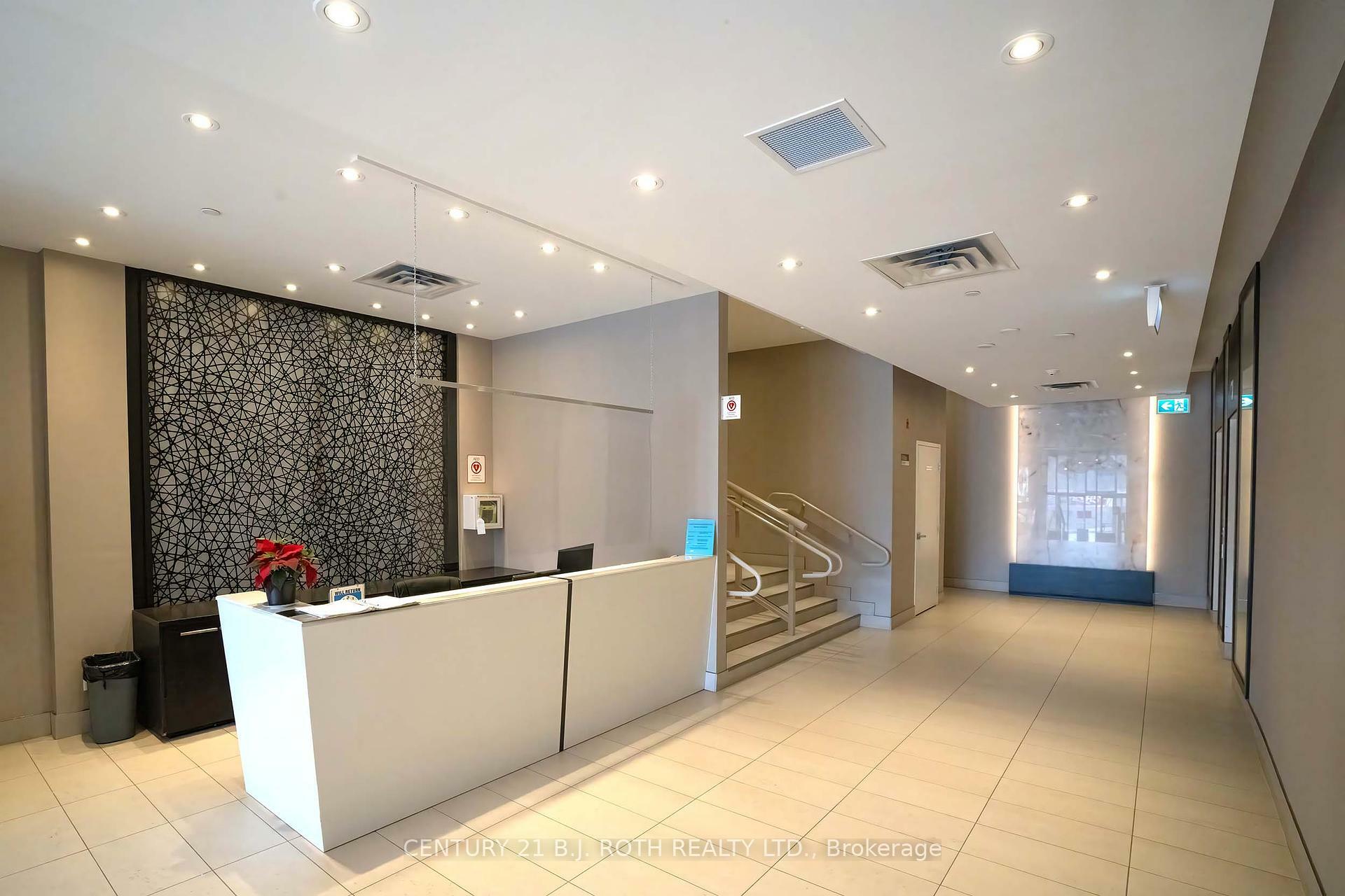 Photo de la propriété: 15277 Yonge Street S 313 ON L4G 1Y3