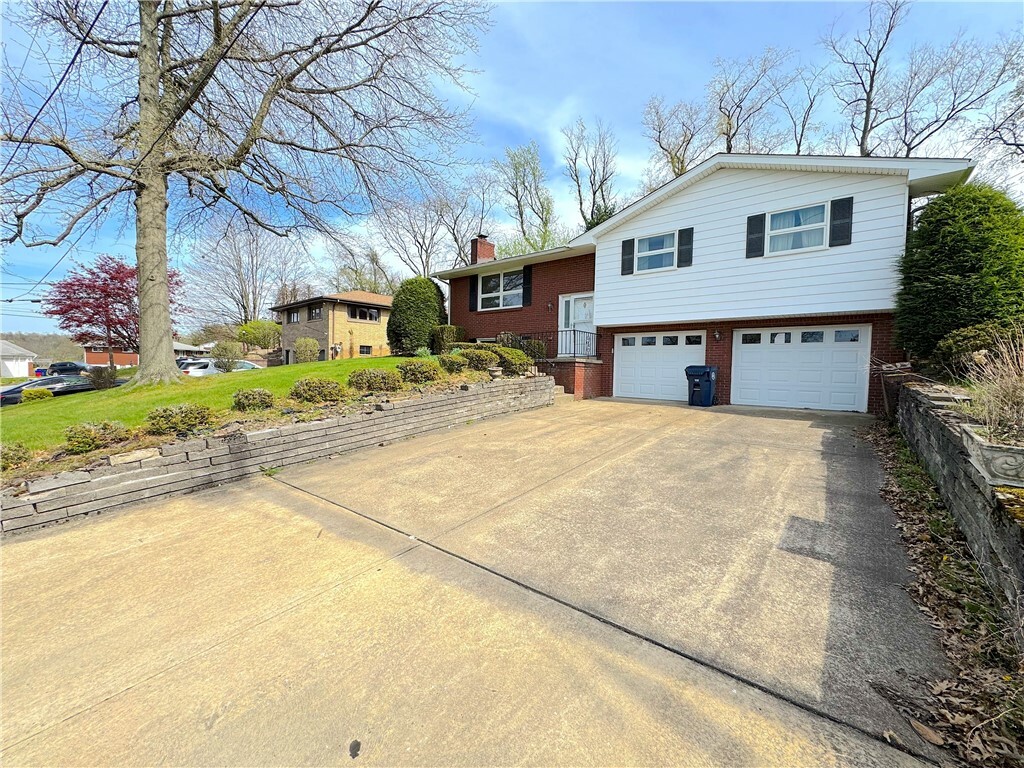 Property Photo: 3 Sunbirch Dr PA 15644