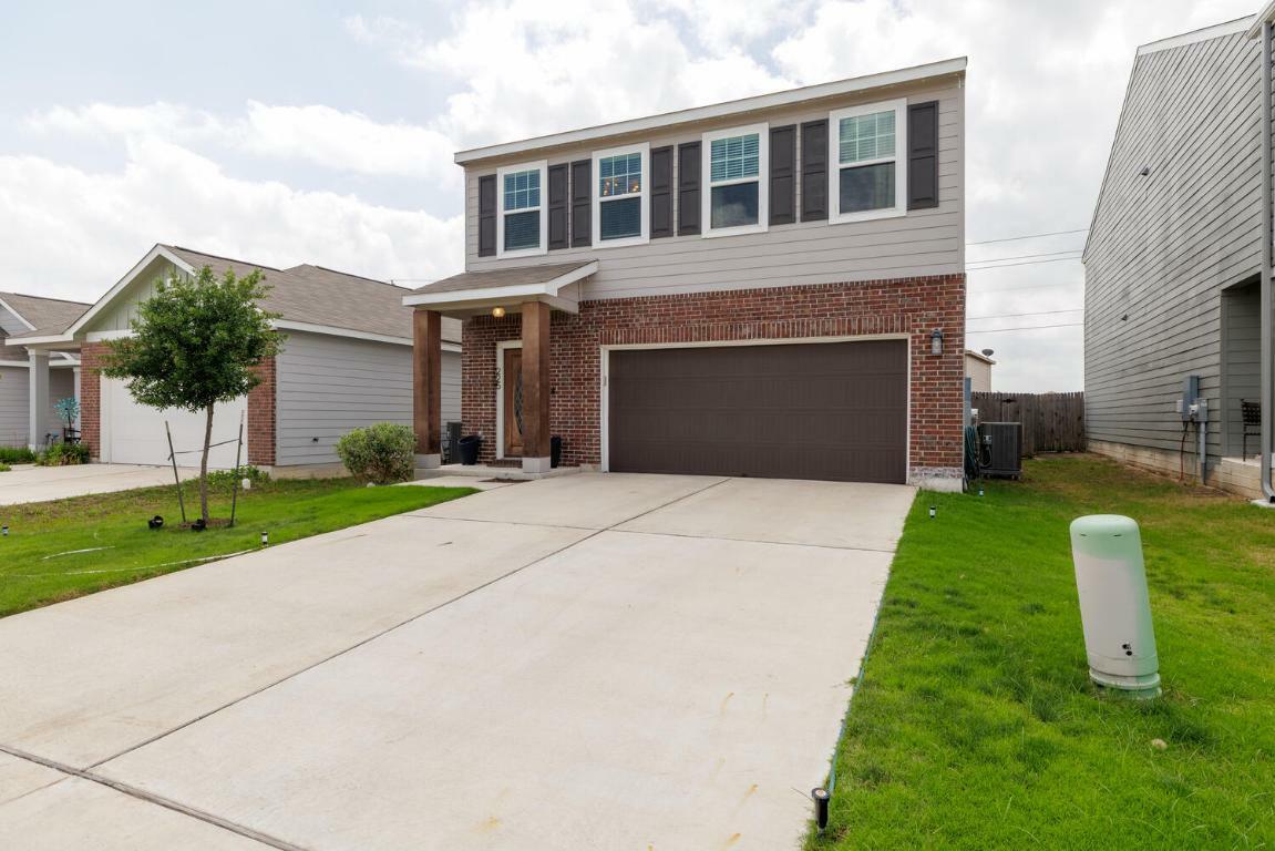 Property Photo: 225 Wonderful Life Way TX 76537