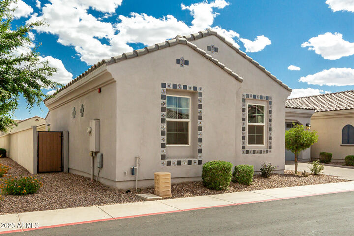 Property Photo: 243 E Aster Drive AZ 85286
