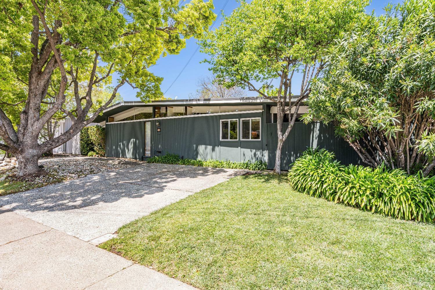 Property Photo: 670 Barberry Lane CA 94903