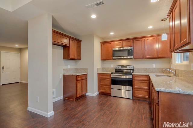Property Photo: 7522 Bowen Circle CA 95822