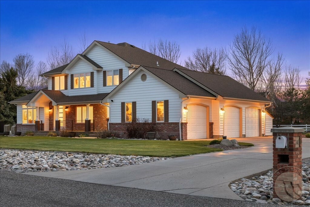 Property Photo: 1140 Bluegrass Drive E MT 59106