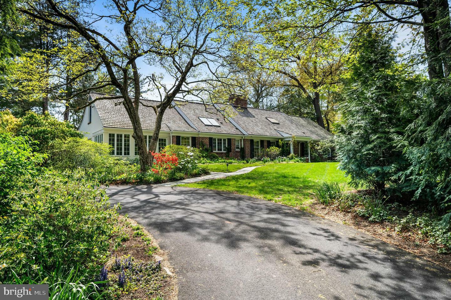 Property Photo: 520 W Mermaid Lane PA 19118