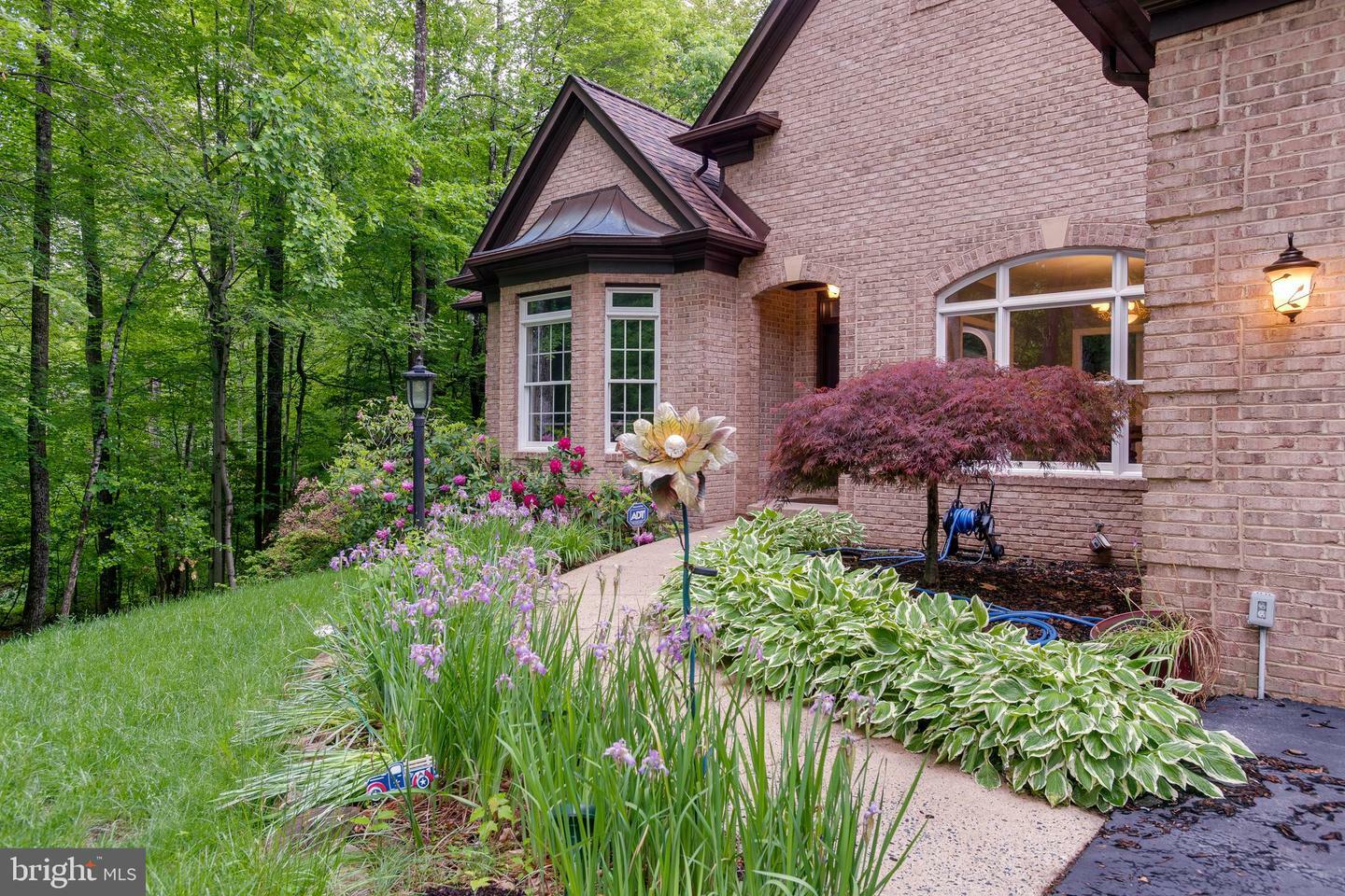 Property Photo: 12868 Paddle Wheel Court VA 20112
