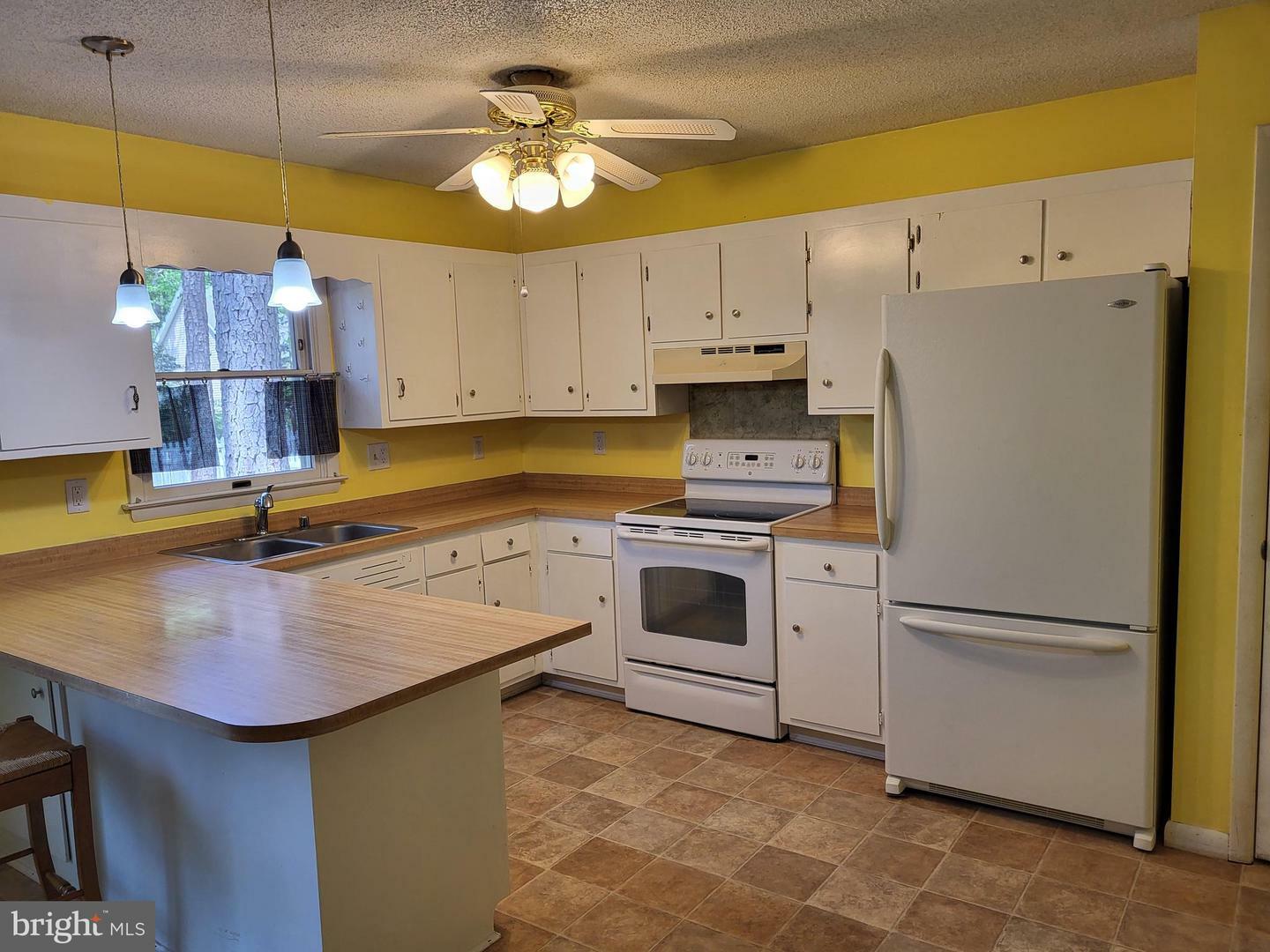 Property Photo: 77 Ocean Parkway MD 21811