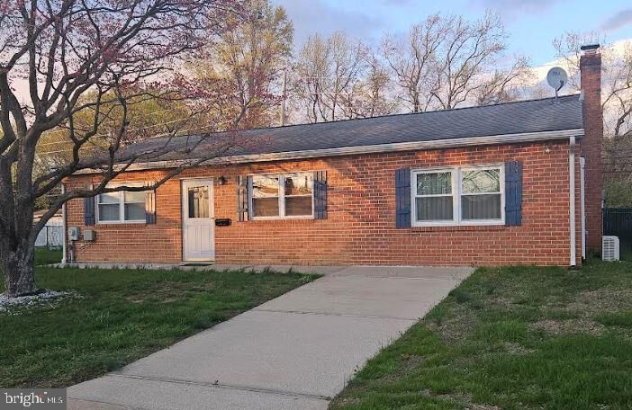 Property Photo:  4 Defoe Circle  DE 19702 