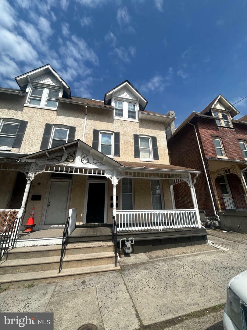 Property Photo:  127 Haws Avenue 1  PA 19401 