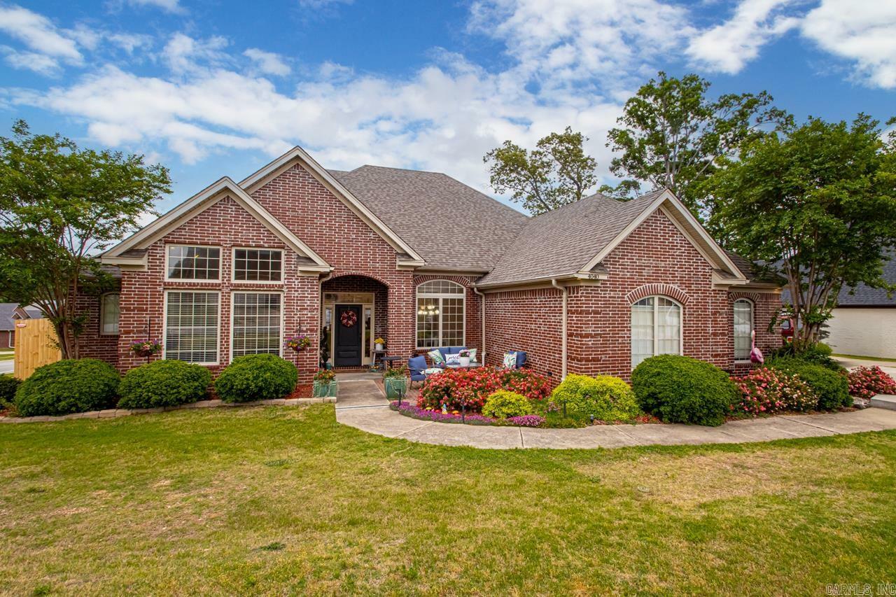 Property Photo: 4040 Robinwood Circle AR 72022