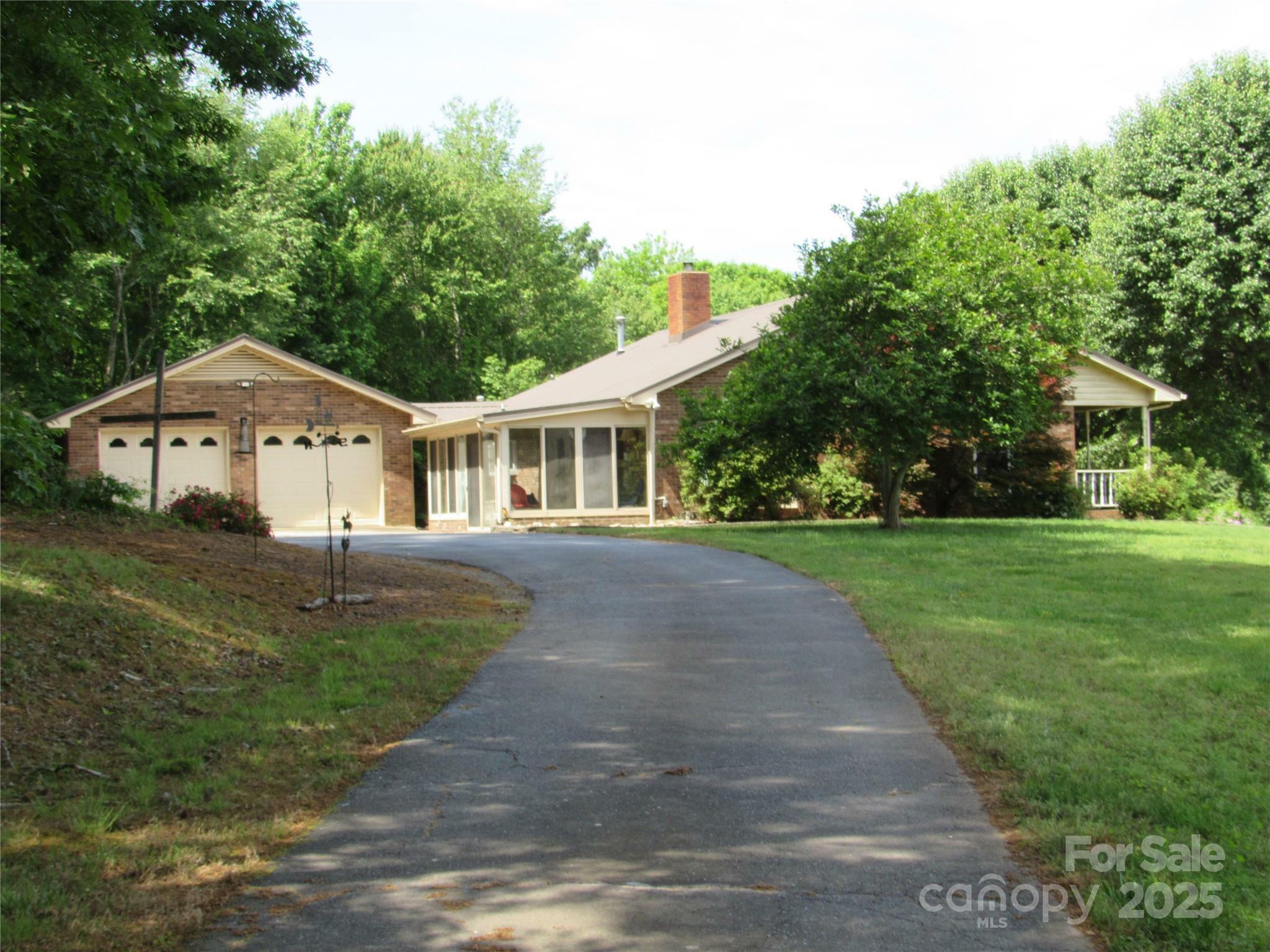 Property Photo: 5908 Tanson Trail NC 28103