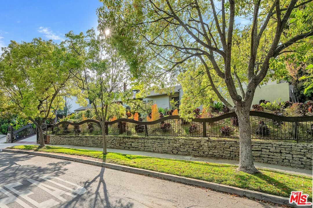 10321 Rochester Ave  Los Angeles CA 90024 photo