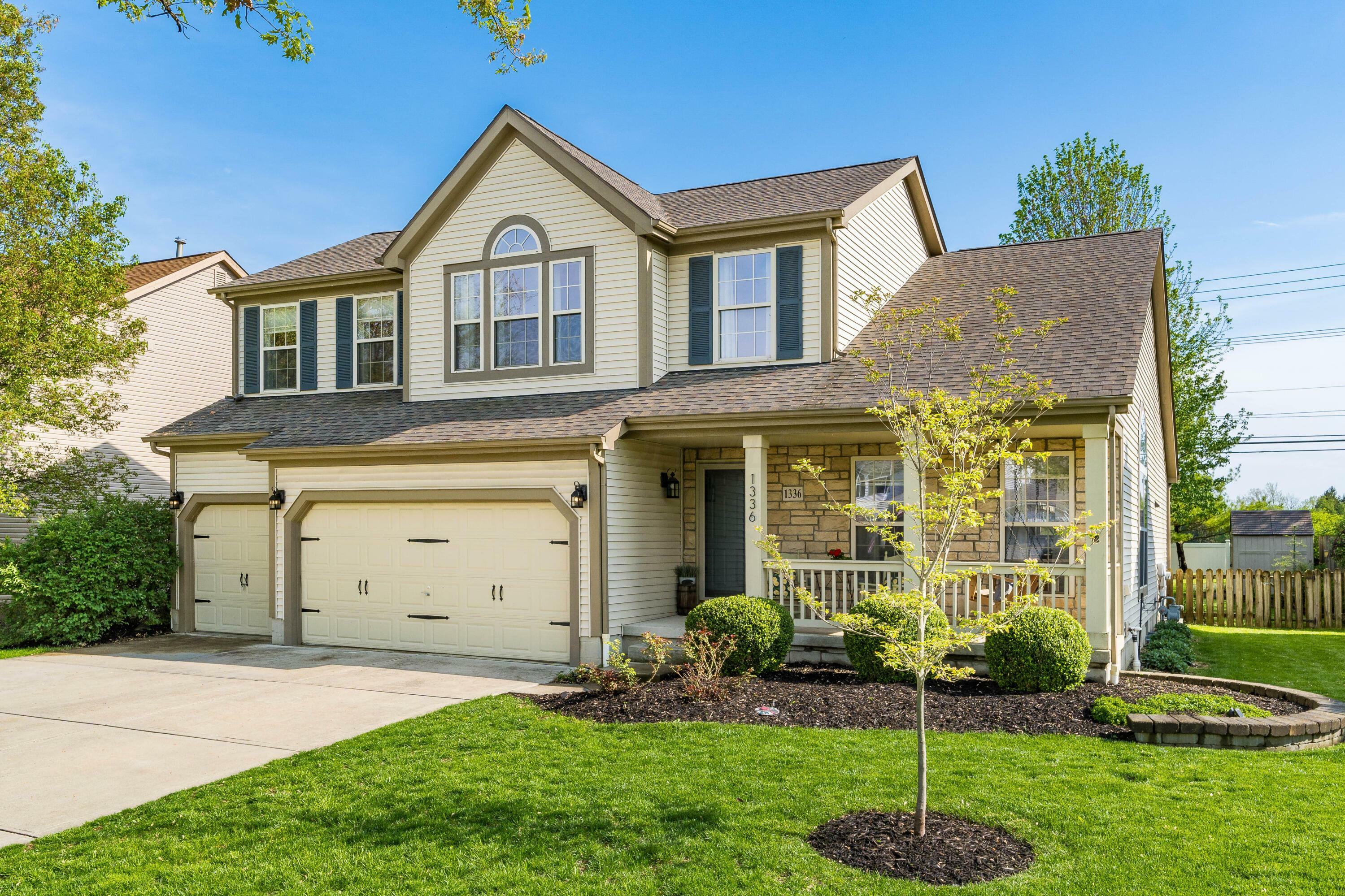 Property Photo: 1336 Great Hunter Drive OH 43123