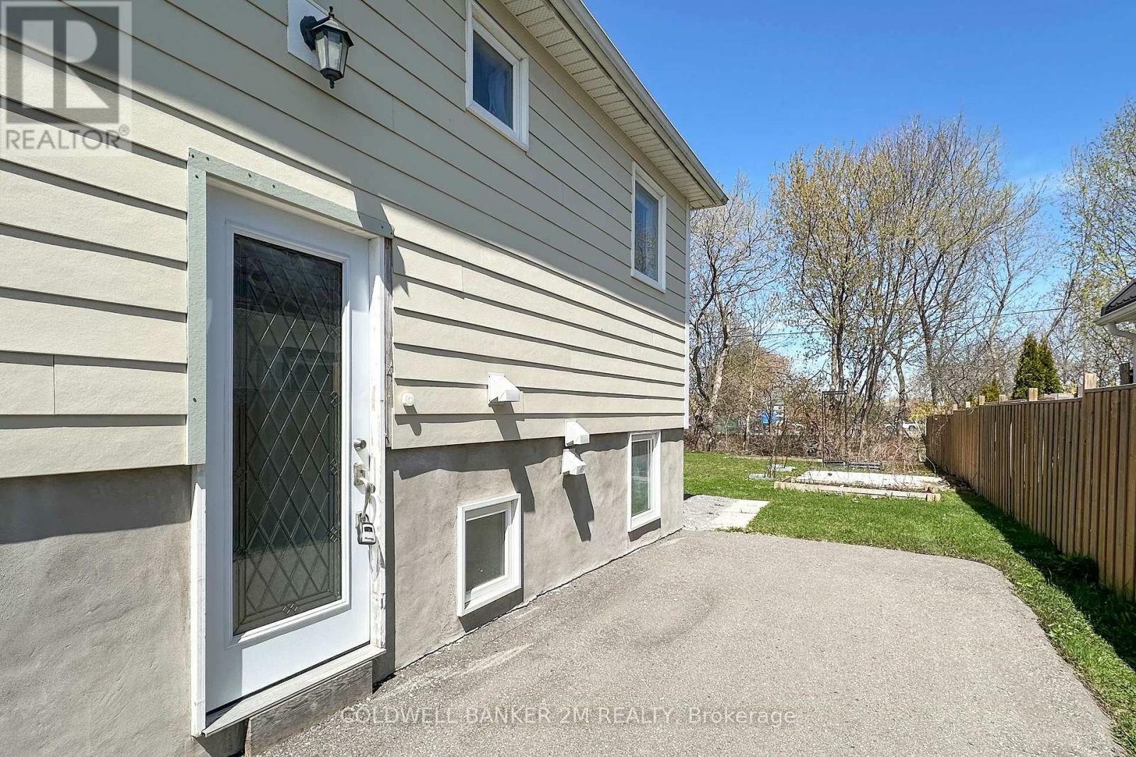 Photo de la propriété: 230 Annis Street 2 ON L1H 3P4