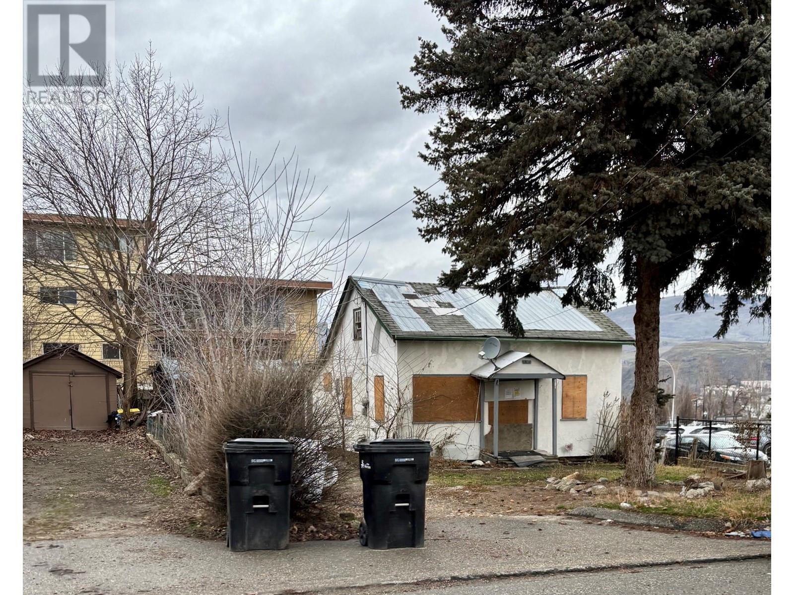 Photo de la propriété:  1904 31 Street  BC V1T 5G9 