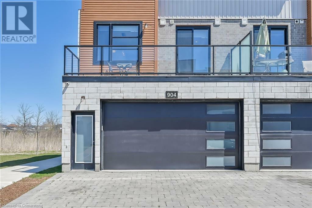 Property Photo: 904 West Village Square ON N6H 0J7