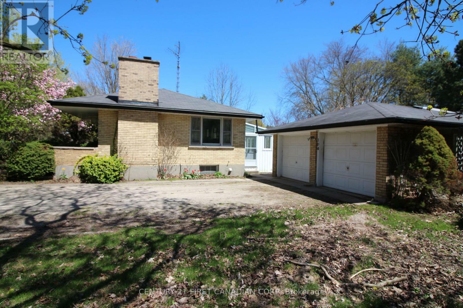 Photo de la propriété:  104 Simcoe Avenue  ON N0L 1R0 