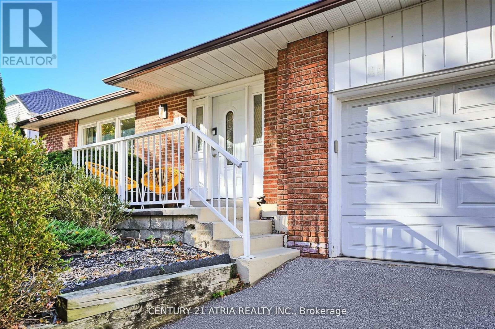 Property Photo: 41 Pringle Avenue ON L3P 2P3