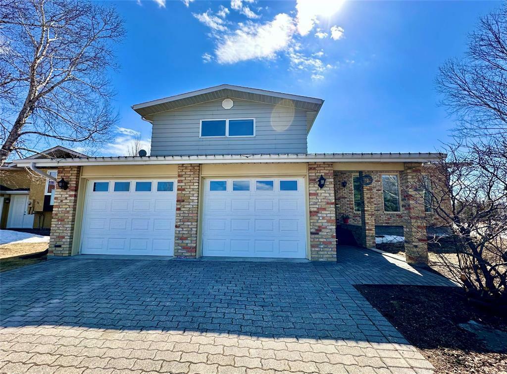 Property Photo: 12 Finger Place MB R9A 1T2