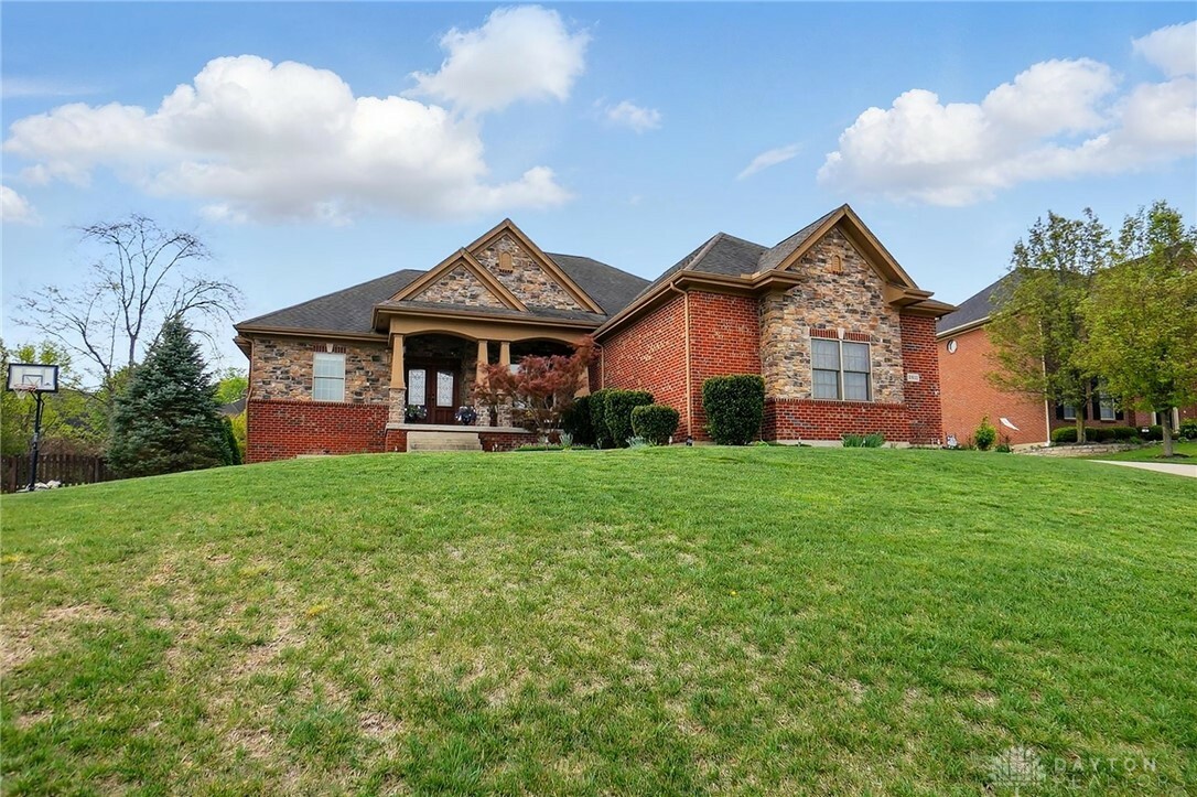 Property Photo: 2611 Patrick Henry Drive OH 45434