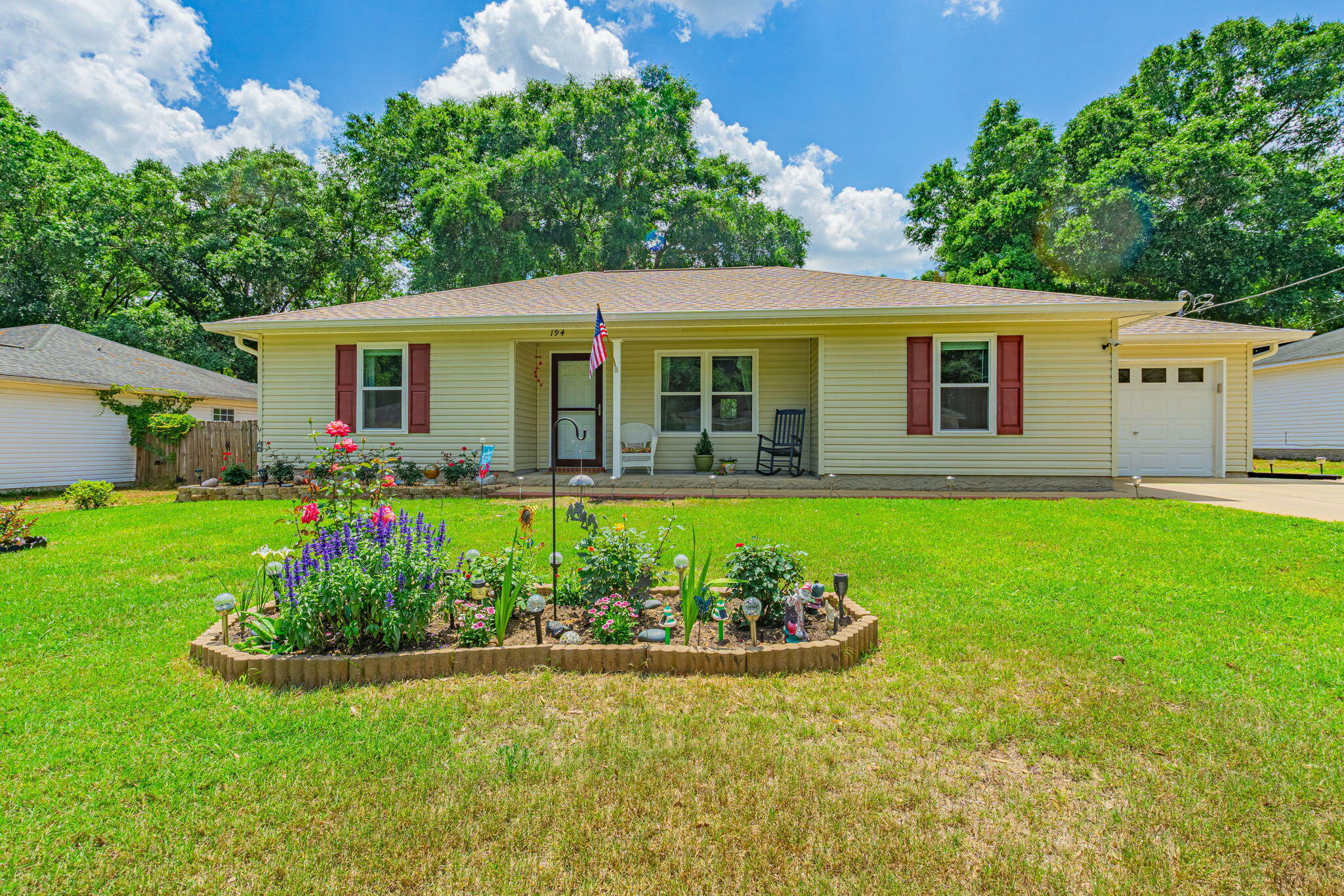 Property Photo: 194 Mary Lane FL 32536