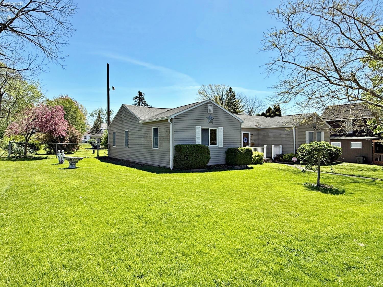 Property Photo: 31 Mohawk St OH 44883
