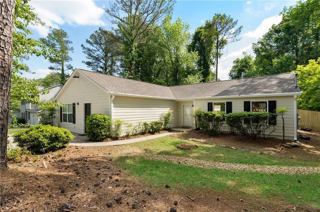 Property Photo: 102 River Oaks Drive GA 30188