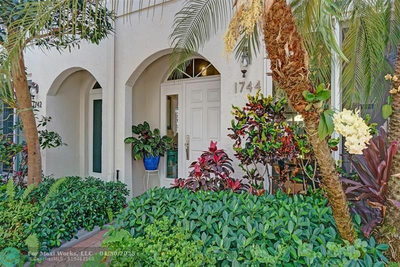 Property Photo: 1744 NE 9th St FL 33304